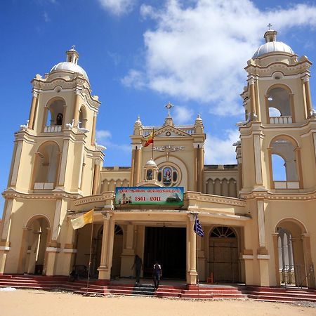 Sai Holiday Inn Jaffna Dış mekan fotoğraf