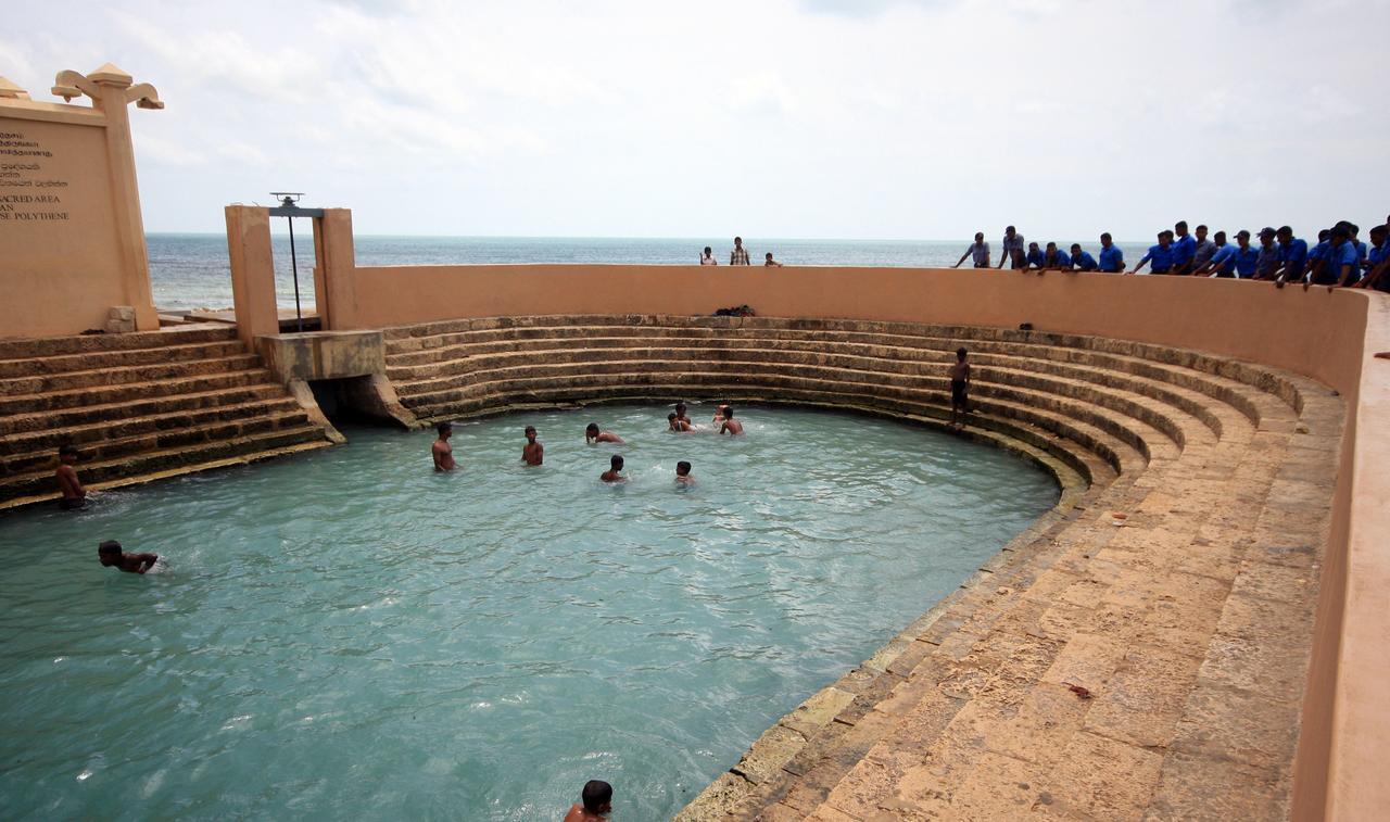 Sai Holiday Inn Jaffna Dış mekan fotoğraf